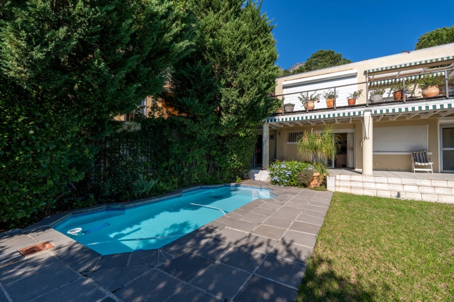 4 Bedroom Property for Sale in Camps Bay Western Cape